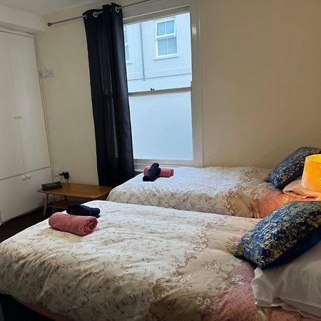 Comfortable Home, Town Centre, Free Parking,Multiple Rooms Cheltenham Exterior foto