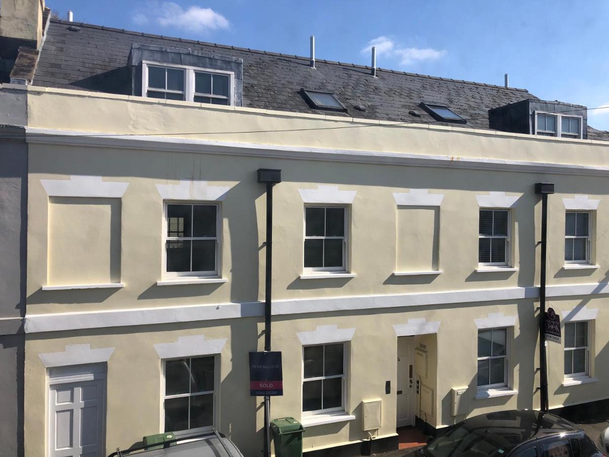 Comfortable Home, Town Centre, Free Parking,Multiple Rooms Cheltenham Exterior foto